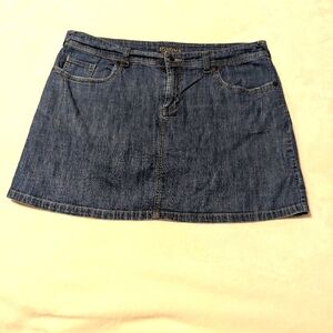 - Sonoma Life + Style Denim Skort skirt. size 16. EUC. Lightweight.